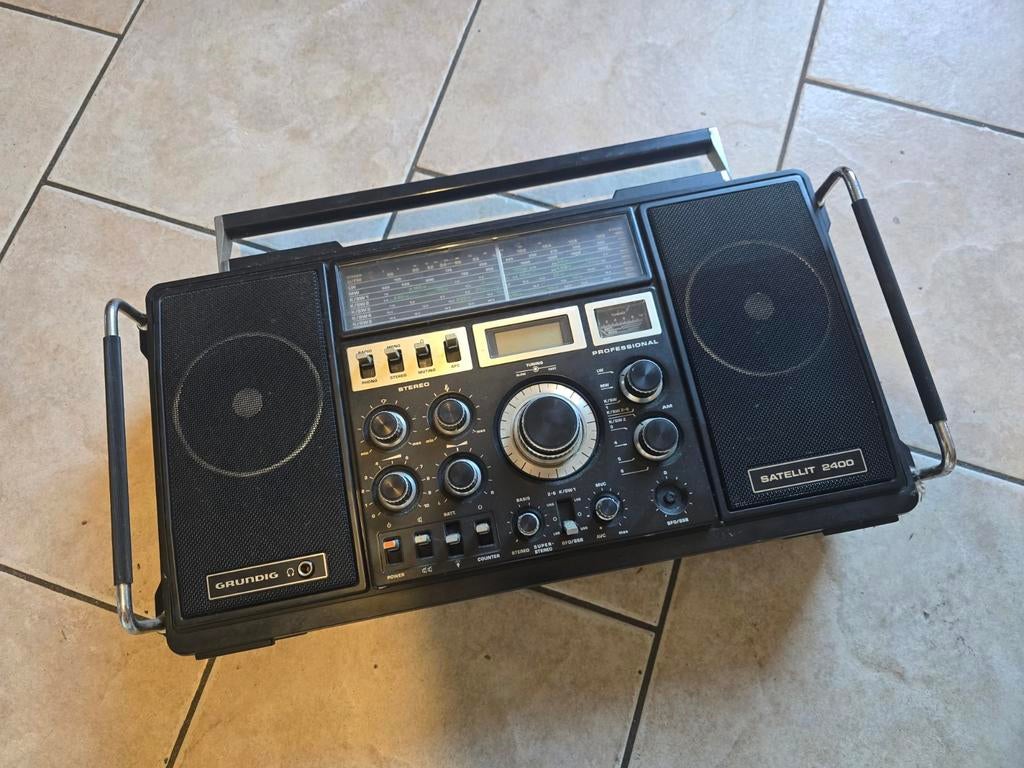Grundig Wereldontvanger Satellite 2400, Audio, Tv en Foto, Radio's, Ophalen of Verzenden, Niet werkend, Wereldontvanger
