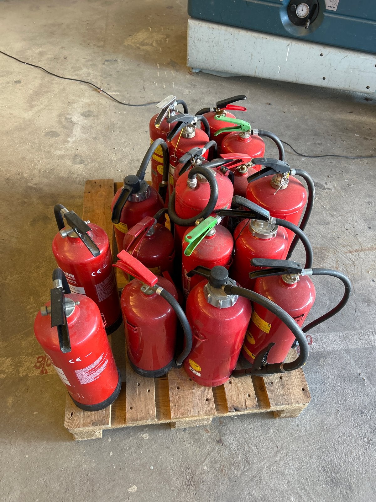 Partij gebruikte brandblussers, Ophalen, Gebruikt, Brandblusser