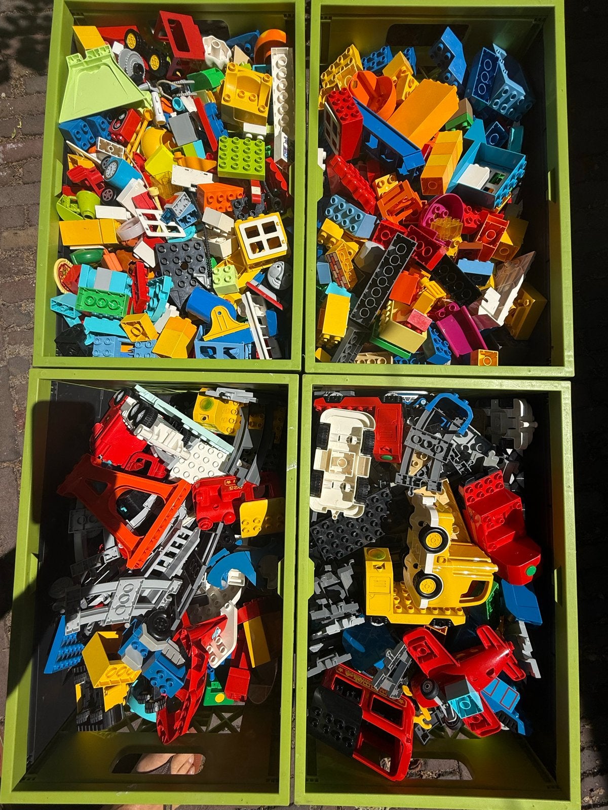 4 kratten vol met Duplo treinen en bouwstenen, Kinderen en Baby's, Speelgoed | Duplo en Lego, Gebruikt, Inclusief extra onderdelen