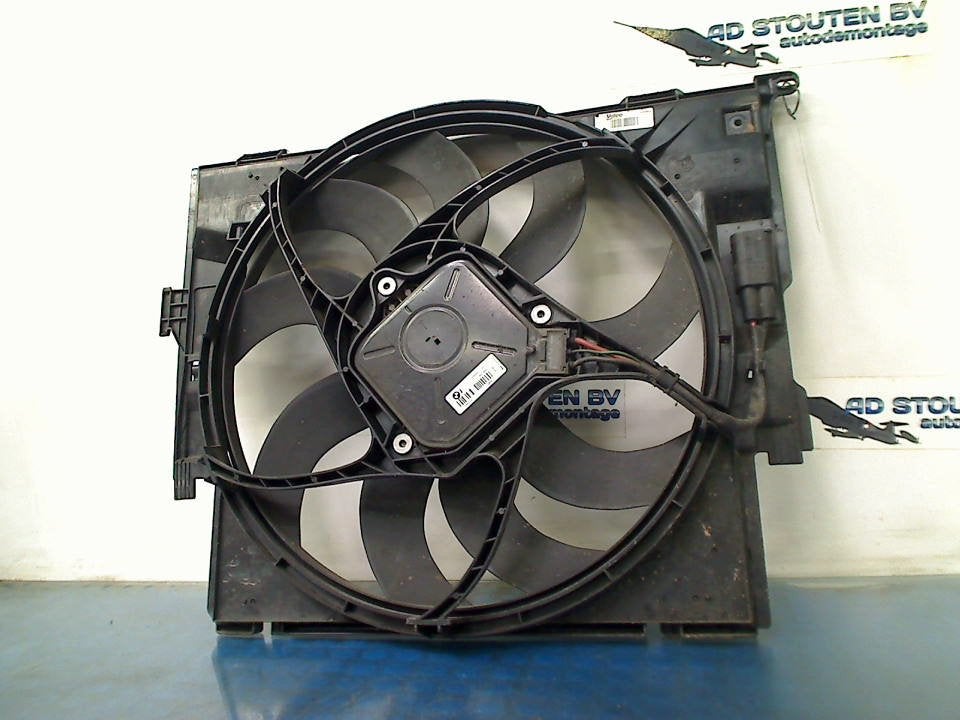 Koelventilator BMW 3 serie Touring (F31) 2013 760840704, Gebruikt, Petuelring 130, München 80809, , Duitsland, BMW, Bayerische Motoren Werke AG