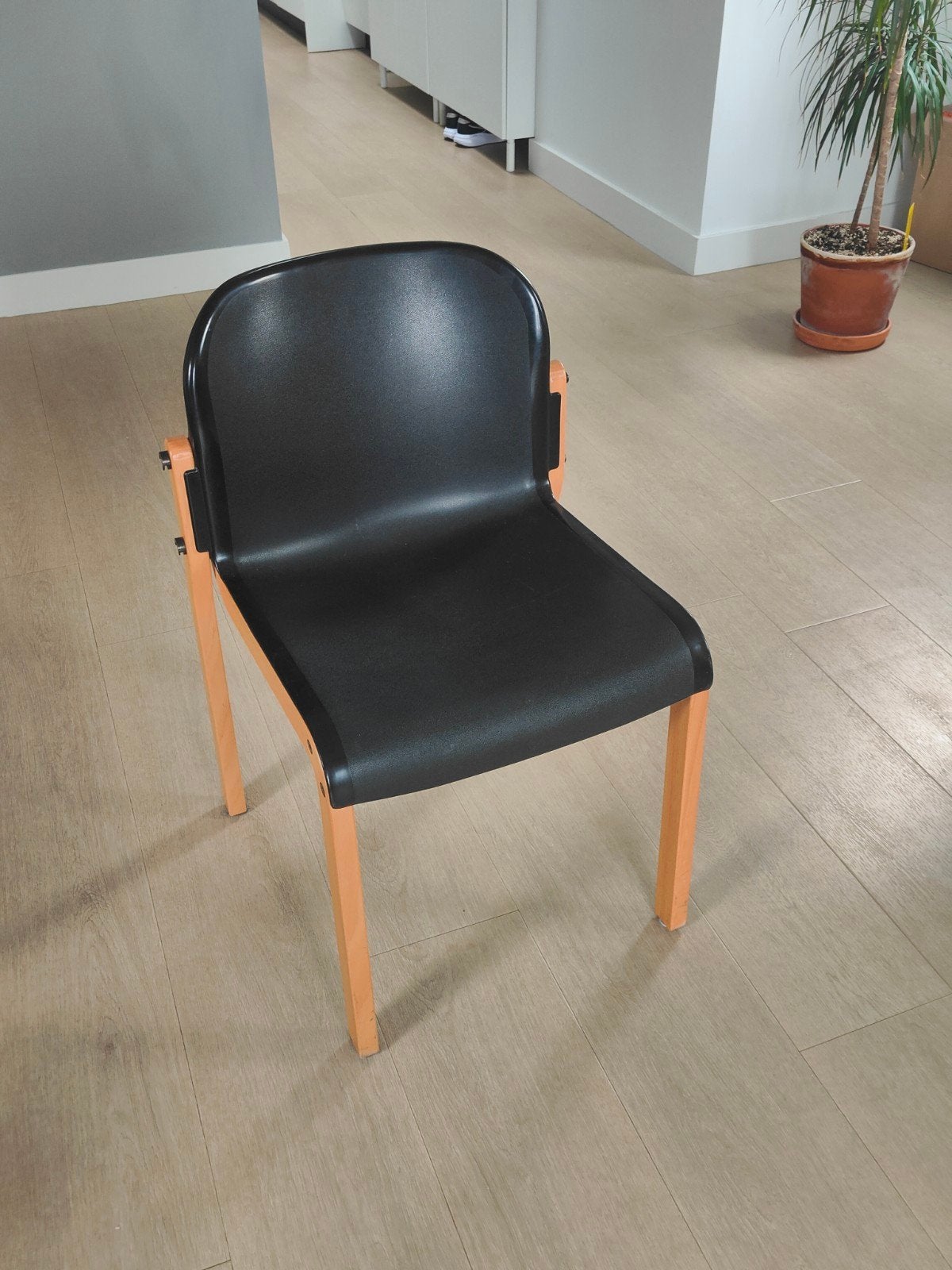 2x Kembo Holland Just B chairs / stoelen, Hout, Gebruikt, Twee, Zwart