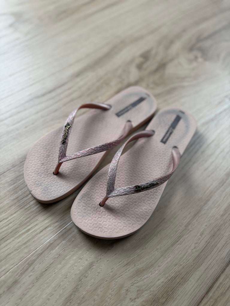 Roze Ipanema slippers met glitterbandje, Ophalen of Verzenden, Gedragen, Roze, Slippers