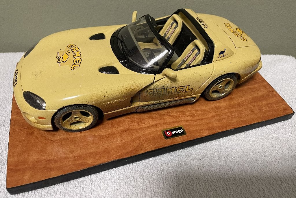 Bburago Viper, Camel Trophy custom painted, Hobby en Vrije tijd, Modelauto's | 1:18, Zo goed als nieuw, Auto, Bburago, Ophalen of Verzenden