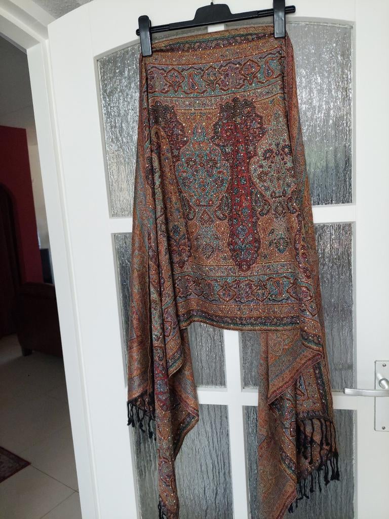 Omslagdoek/shawl, Ophalen of Verzenden, Zo goed als nieuw, Maat 46/48 (XL) of groter, Sjaal