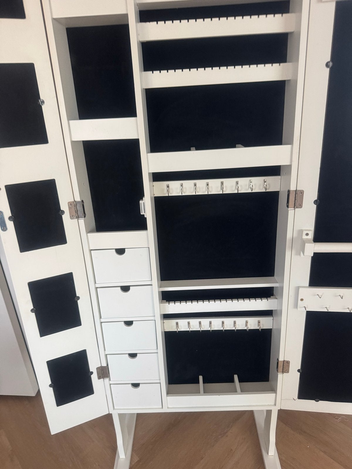 Witte sieradenkast met spiegel en opbergruimte, Ophalen, Hout, Zo goed als nieuw, Modern