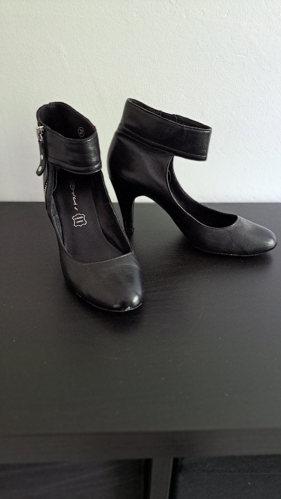 Pumps hakken zwart Dolcis maat 37 (gedragen met maat 38 ), Kleding | Dames, Dolcis, Pumps, Zwart, Ophalen of Verzenden