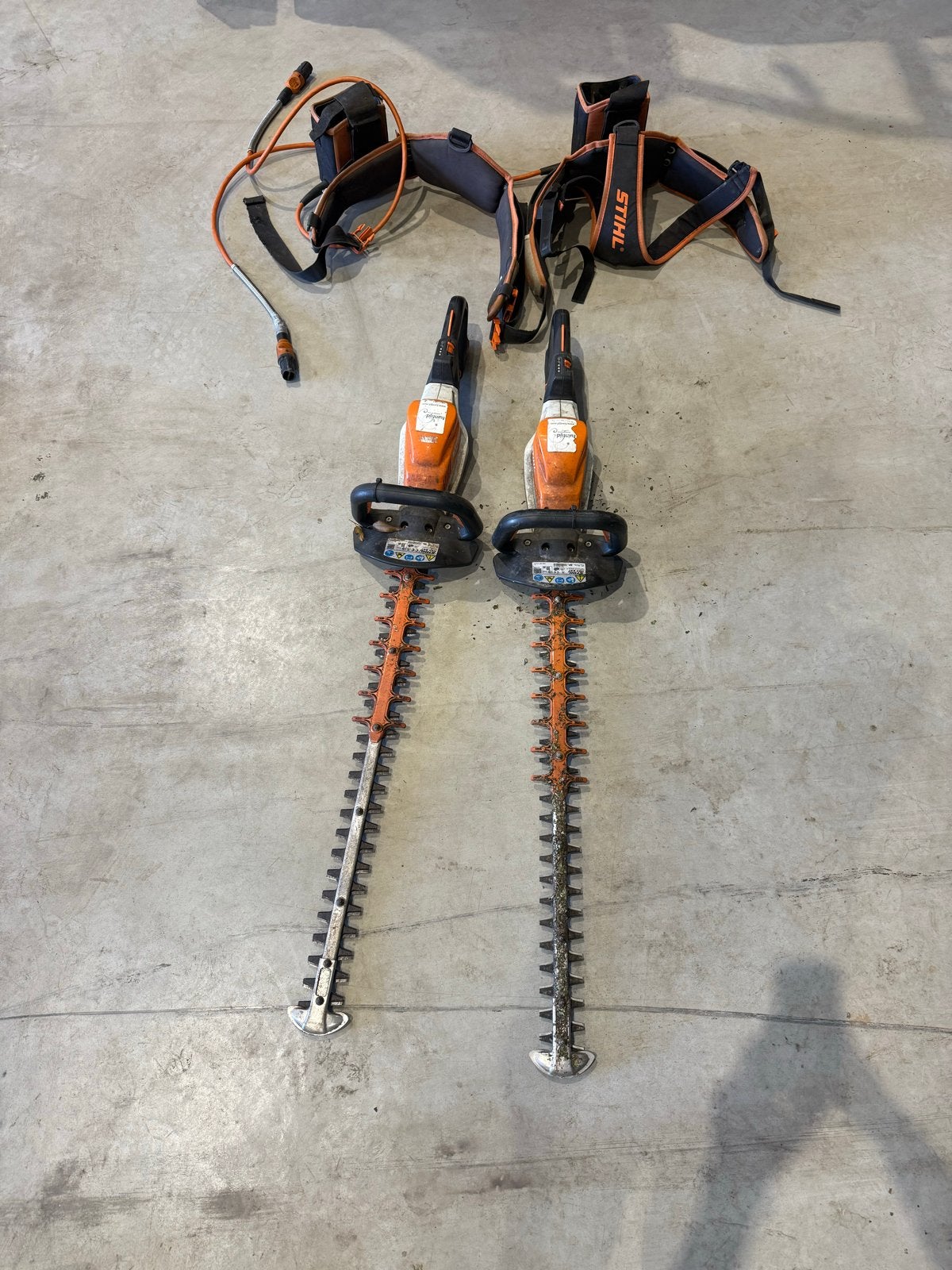 Stihl HSA 94 T heggenscharen met draagtuig 2x, Ophalen, Gebruikt, Elektrisch