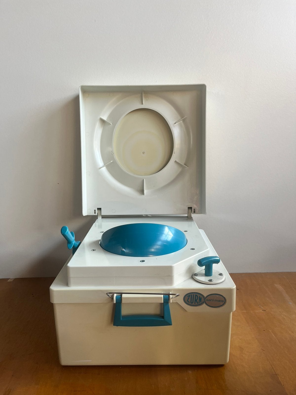 Zurn Sani-Mate T9000 chemisch draagbaar toilet, Ophalen, Zo goed als nieuw, Minder dan 85 cm