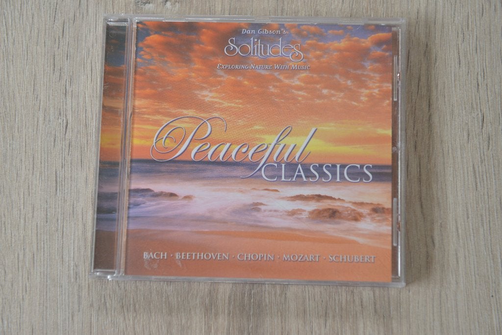 DAN GIBSON SOLITUDES -- PEACEFUL CLASSICS, Verzenden, Inclusief doosje, Zo goed als nieuw, Ontspanningsmuziek