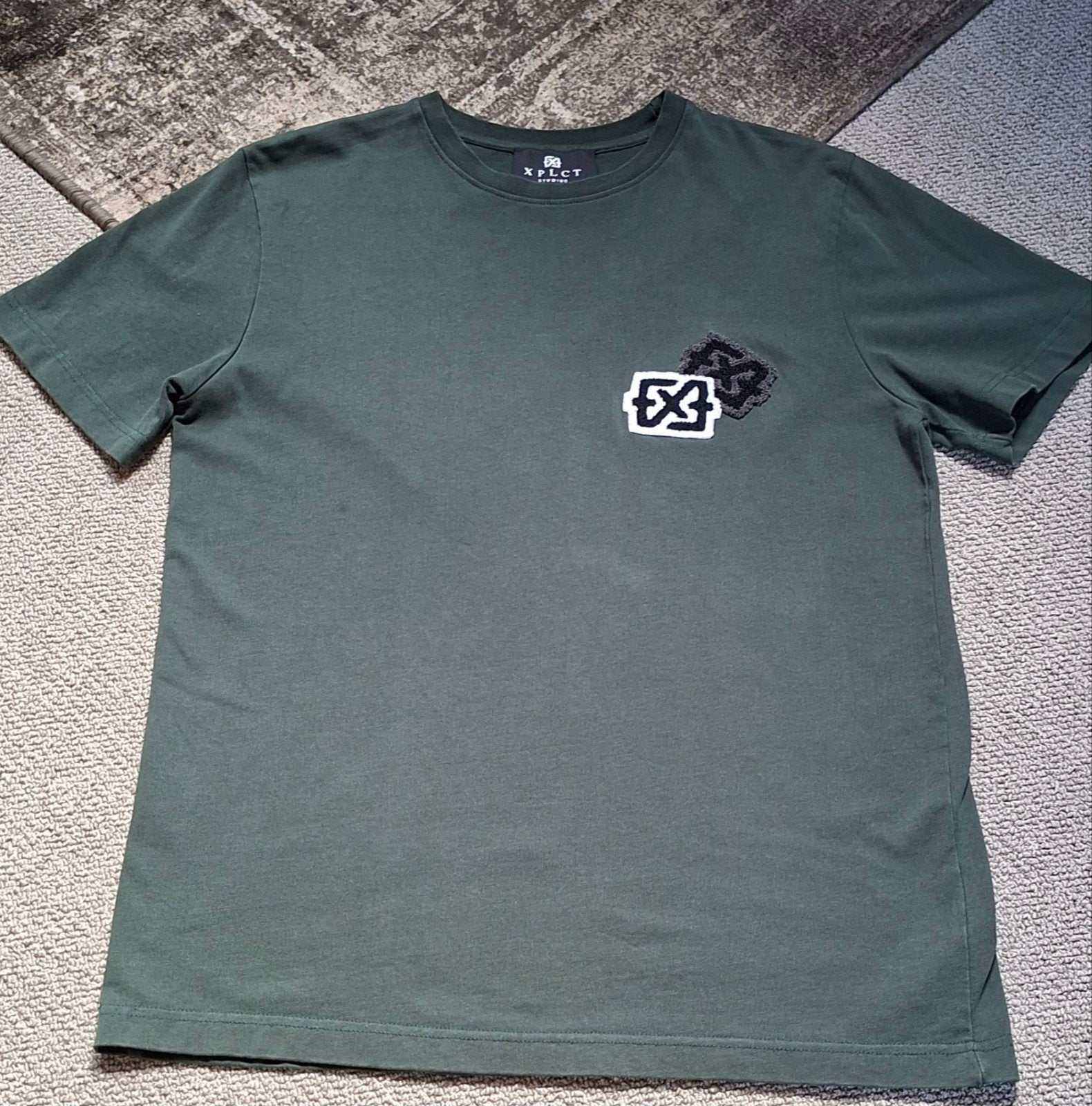 XPLCT Studios T-shirt - Donkergroen - Maat S, Ophalen of Verzenden, Zo goed als nieuw, XPLCT, Groen