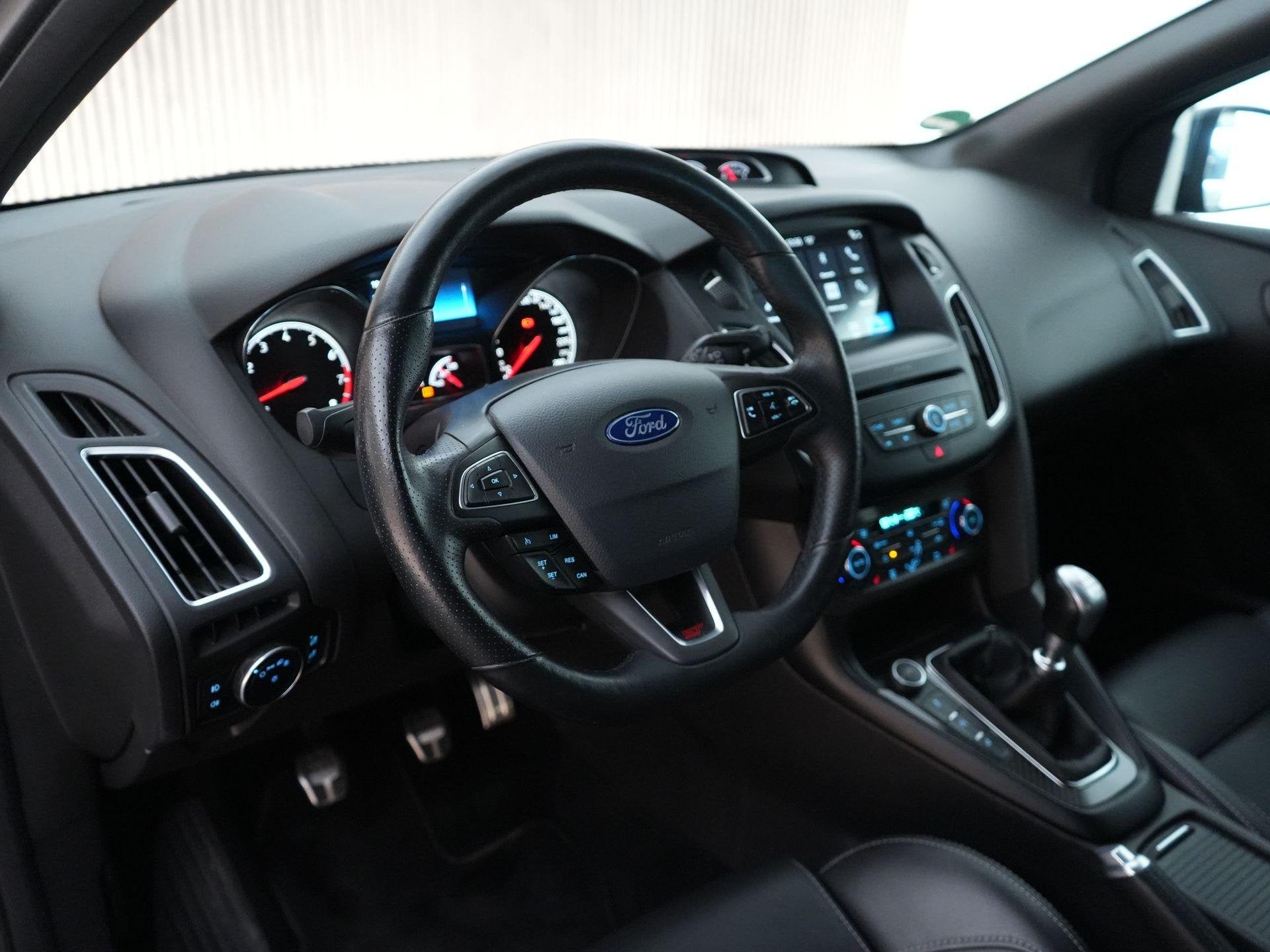 Ford Focus ST-3 2.0 290pk PERFORMANCE PACK |BullX|Maxton|KW, 15 km/l, Gebruikt, 4 cilinders, 1337 kg