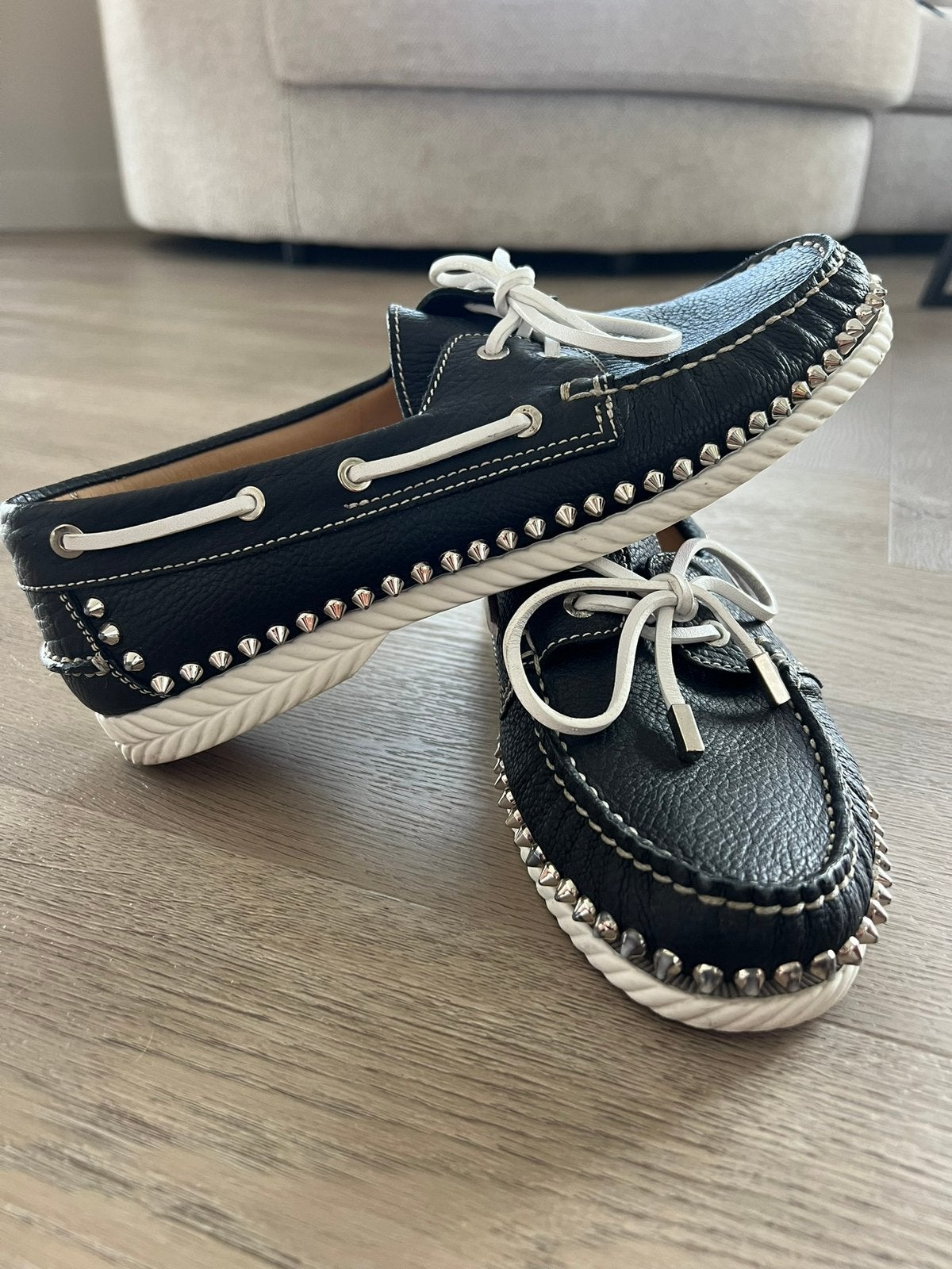 Christian louboutin 40 1/2, Ophalen of Verzenden, Zo goed als nieuw, Zwart, Sneakers of Gympen