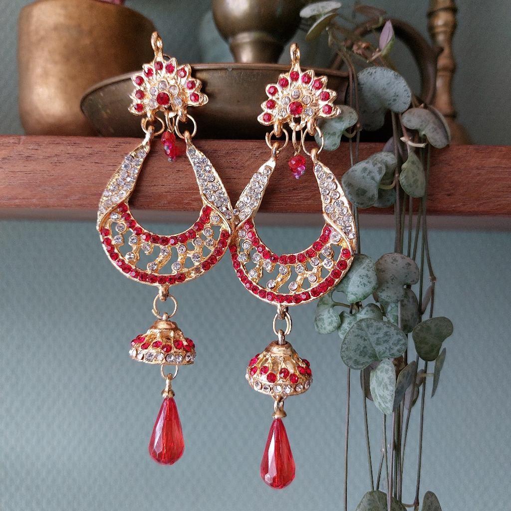 Schitterende goudkleurige vintage Jhumka oorbellen uit India, Overige materialen, Hangers, Ophalen of Verzenden, Zo goed als nieuw