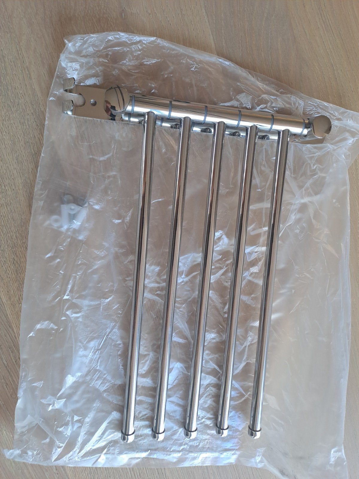 Uitschuifbare handdoekhouder/broekhanger, chroom, Minder dan 50 cm, Nieuw, Ophalen of Verzenden, Minder dan 100 cm