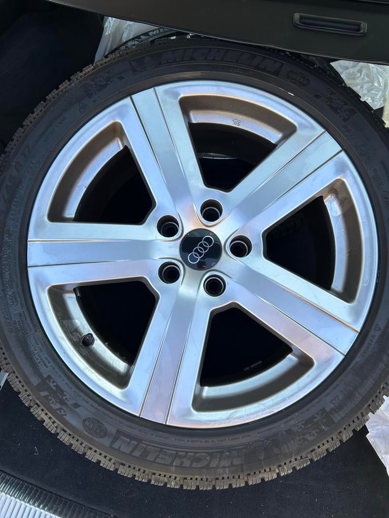 Audi 17 inch velgen met Michelin banden 245/45 R17, Auto-onderdelen, Banden en Velgen, Ophalen, Banden en Velgen, 17 inch, Winterbanden