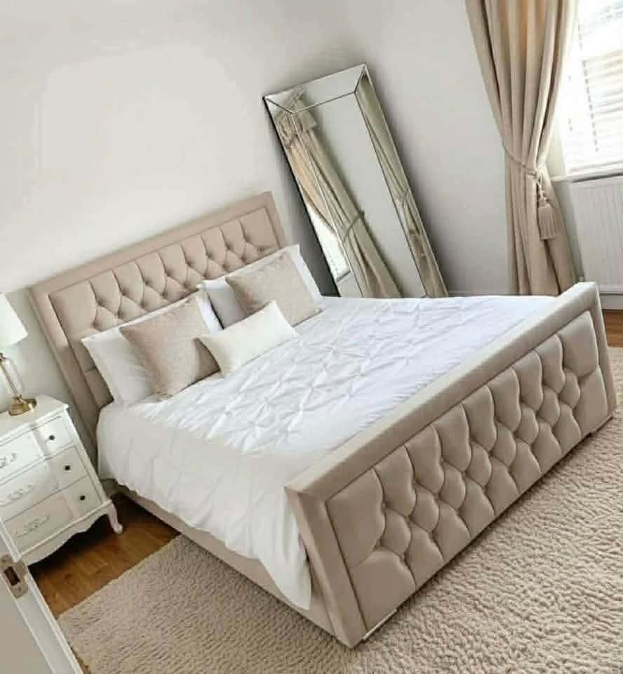 Luxe gestoffeerd bed met gecapitonneerd hoofdbord, Tweepersoons, Ophalen of Verzenden, Zo goed als nieuw, 200 cm