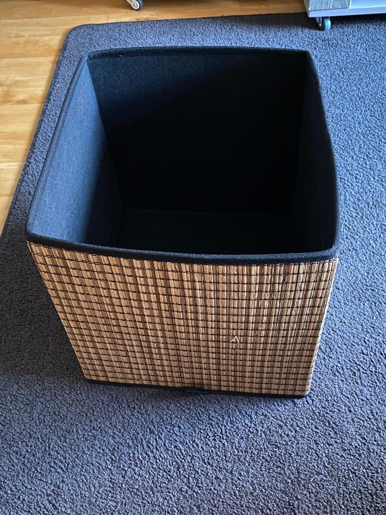 TK: zgan. opbergmand van Ikea, Huis en Inrichting, Woonaccessoires | Schalen en Manden, Zo goed als nieuw, Mand, Vierkant, Riet