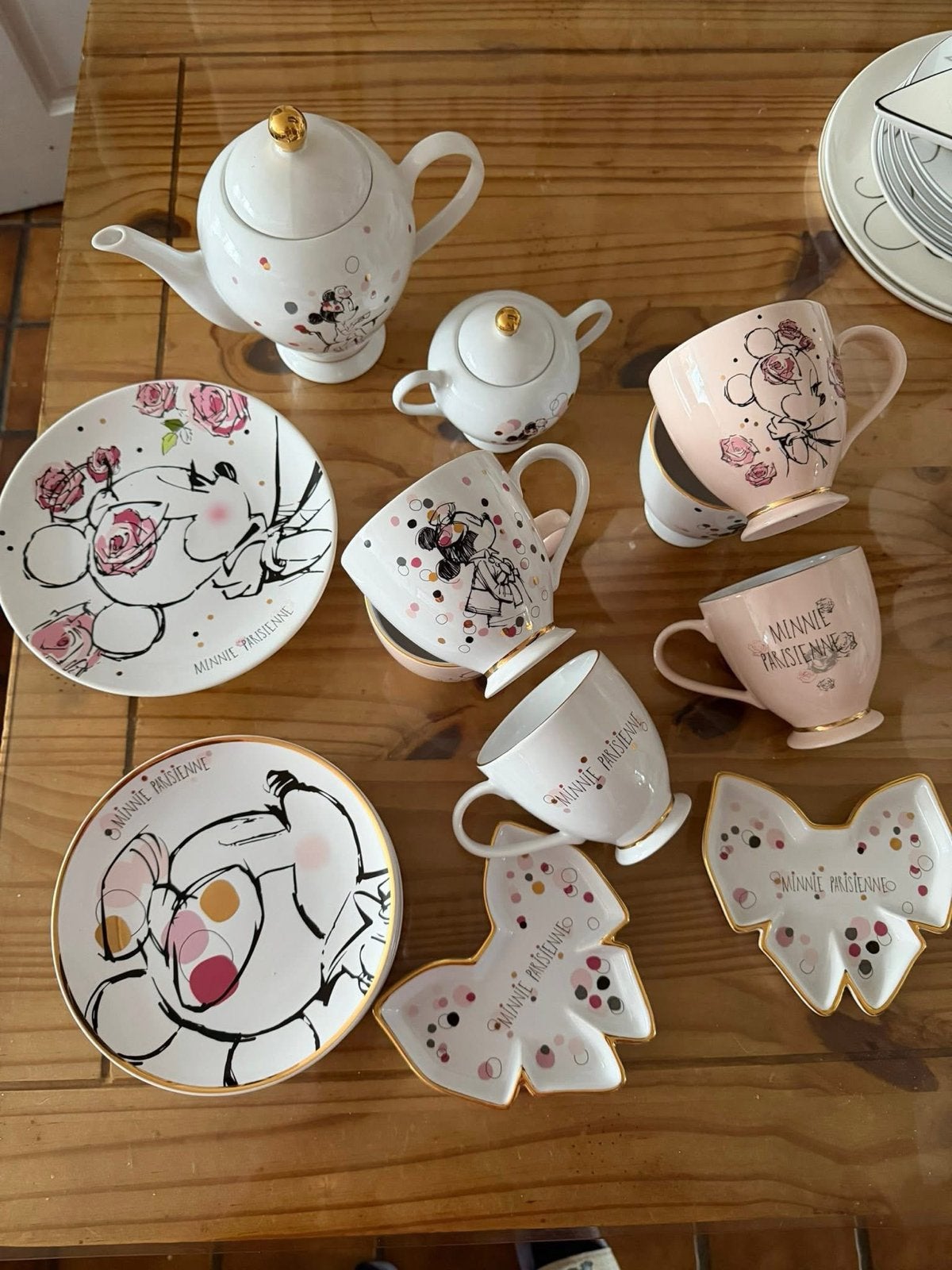Minnie Mouse Servies Set - Parisienne, Ophalen, Overige merken, Keramiek, Zo goed als nieuw