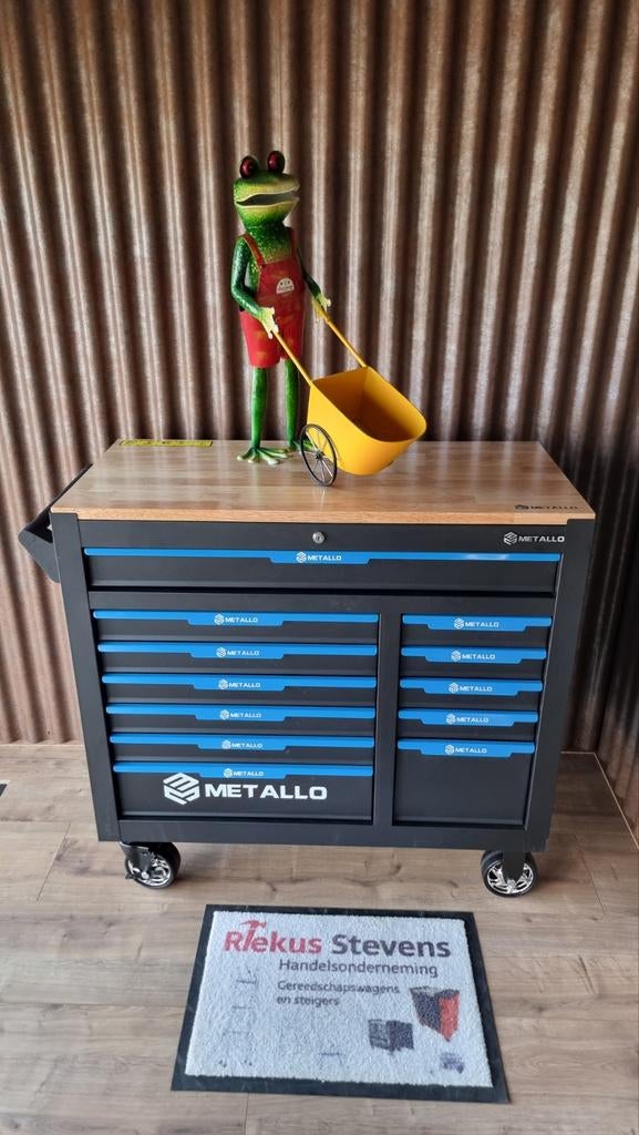 Metallo 12 laden 10 laden vol gereedschap, Ophalen