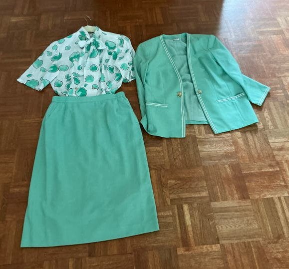Elegant Kostuum Maat 38 - Jasje met Rok en blouse, Kleding | Dames, Maat 38/40 (M), Kostuum of Pak, Ophalen of Verzenden, Gedragen