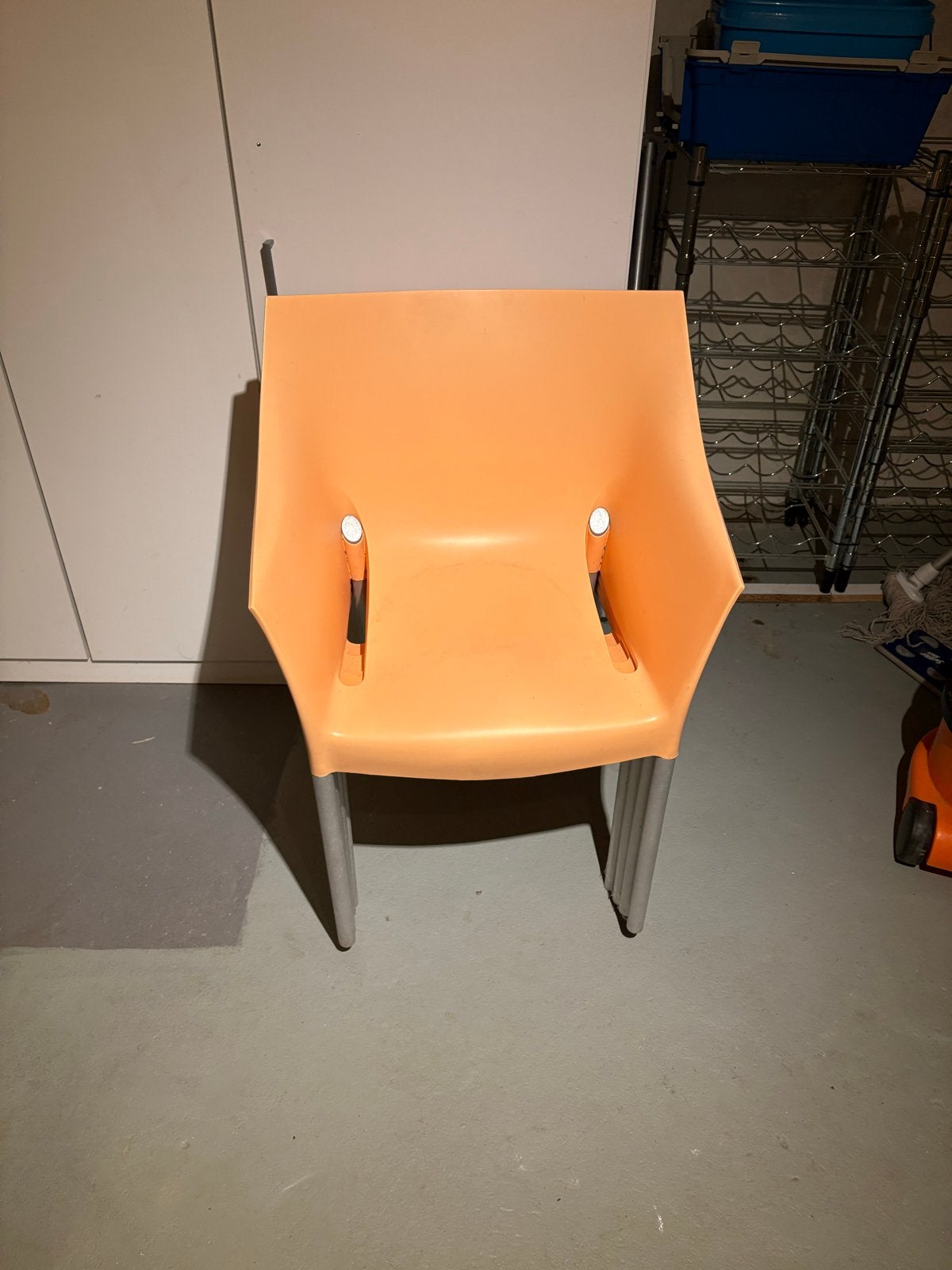 4x Kartell Dr. NO tuinstoel, licht oranje - Philippe Starck, Ophalen, Gebruikt, Kunststof, Stapelbaar