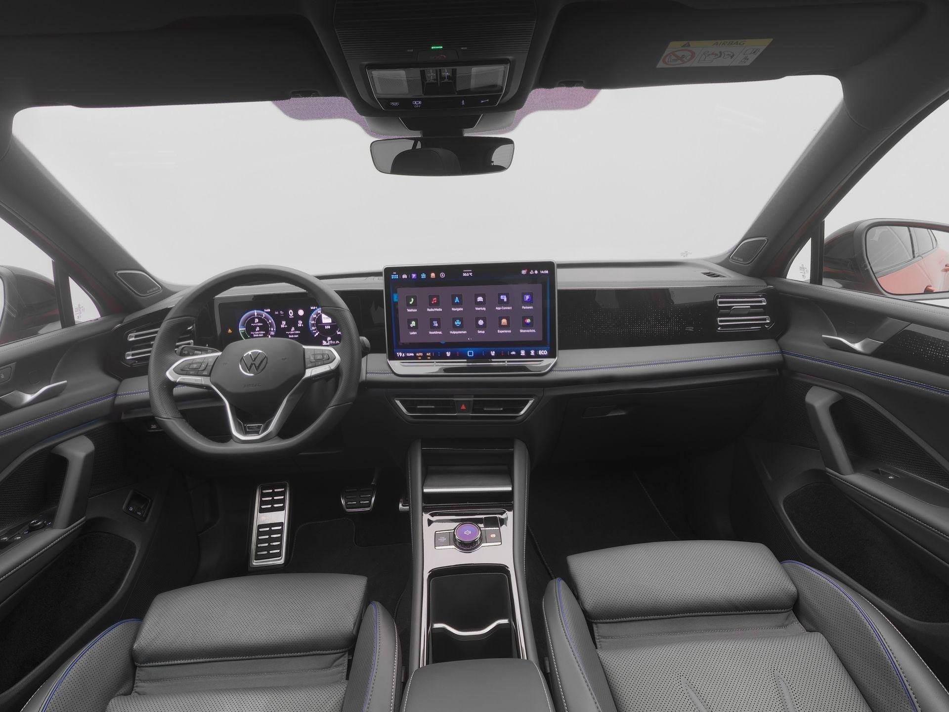 Volkswagen Tiguan R-Line 1.5 eHybrid 272 PK | LED Matrix IQ, Stof, 4 cilinders, 150 min, Plug-in hybride