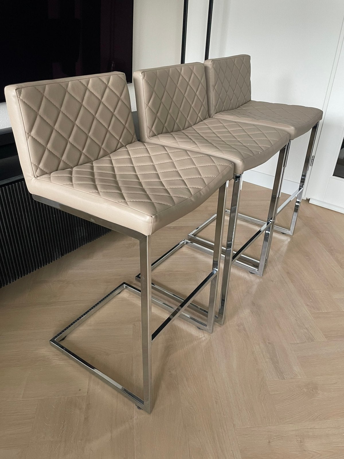 Barstoelen beige/zilver, 3 krukken, Ophalen, Gebruikt, 60 tot 90 cm