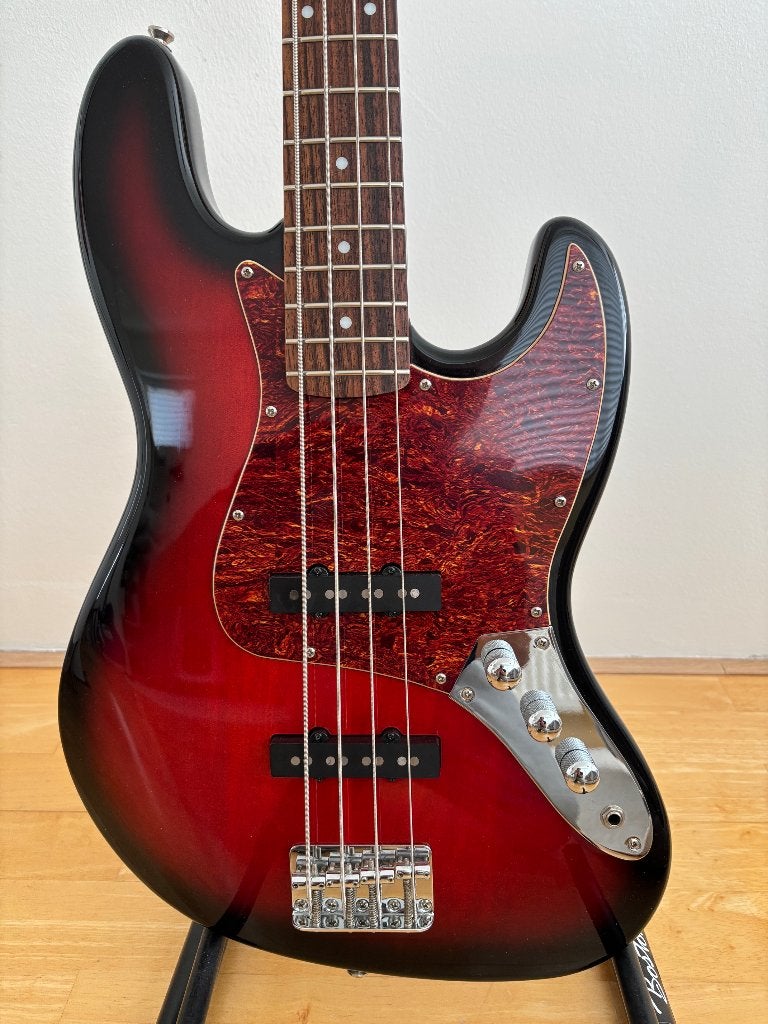 Squier Standard Jazz Bass, Muziek en Instrumenten, Ophalen, Zo goed als nieuw, Elektrisch