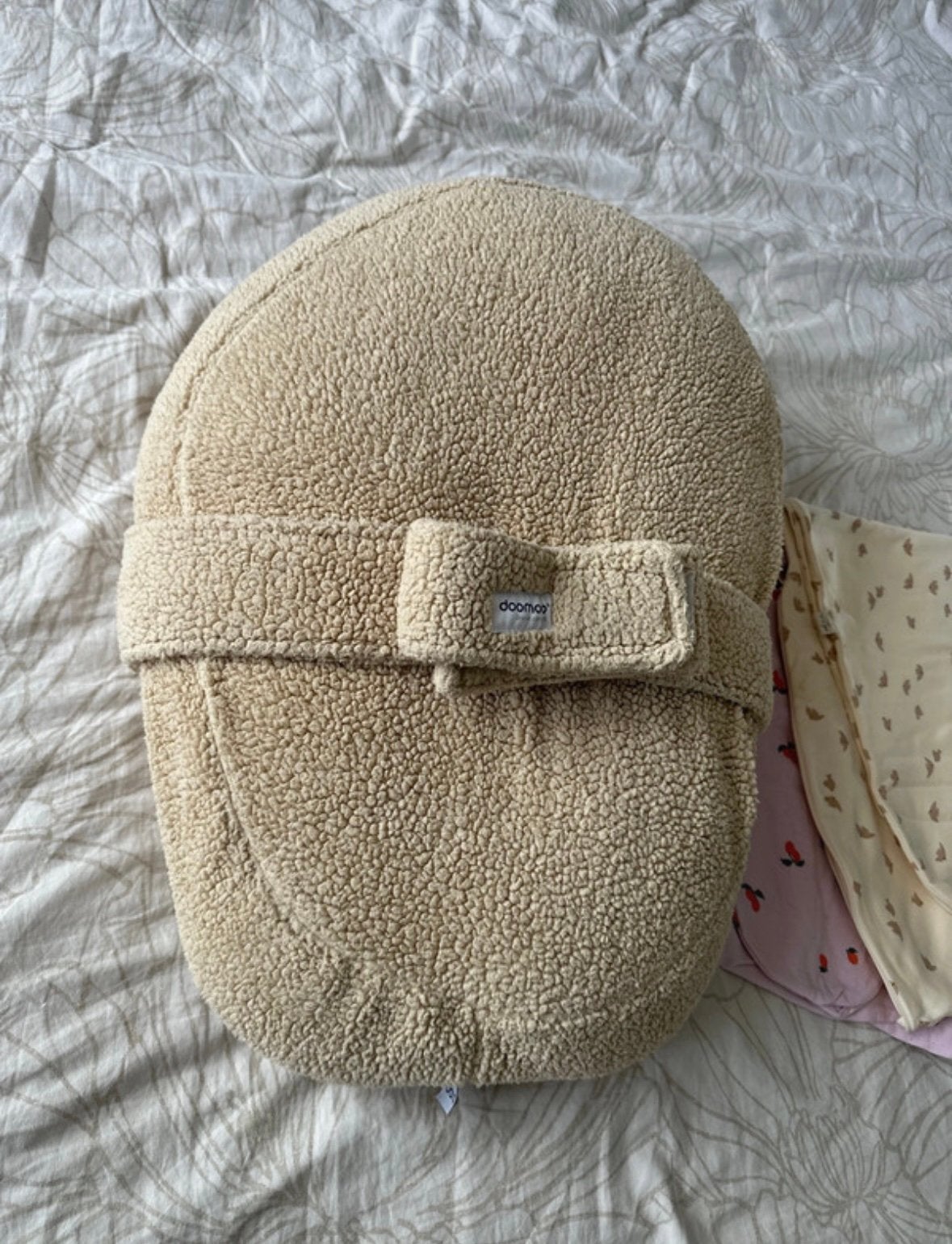 Doomoo hoes teddy biscuit inclusief zwangerschapskussen, Kinderen en Baby's, Ophalen, Zo goed als nieuw, Voedingskussen, Doomoo