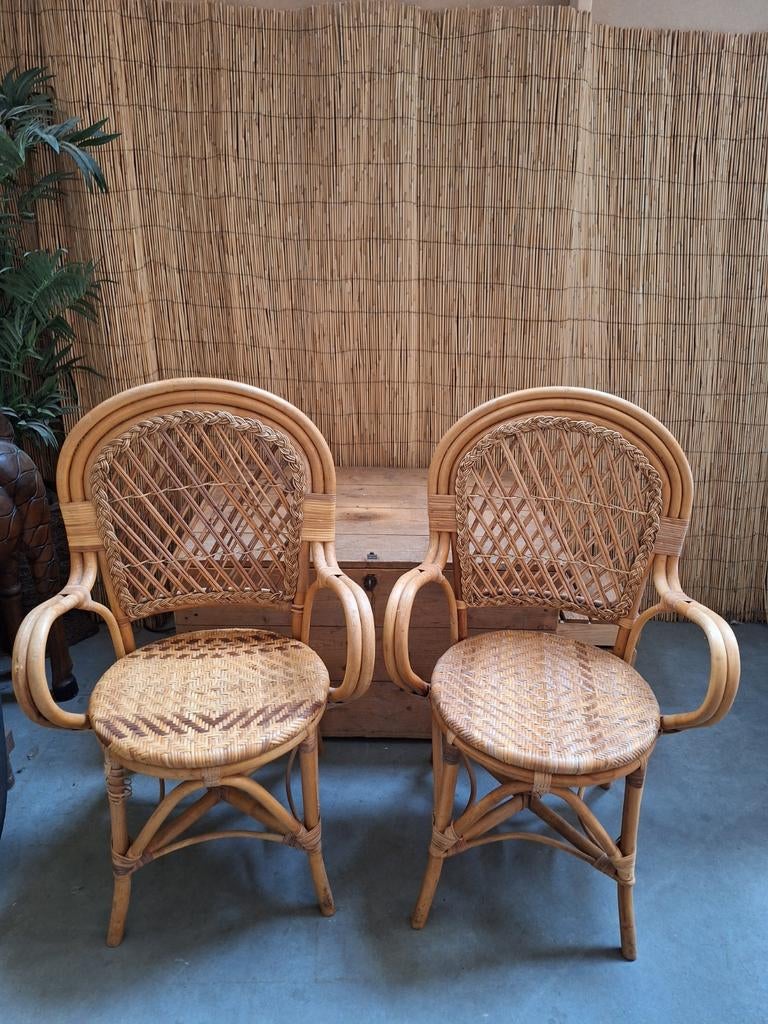 3 manou stoelen, Ophalen