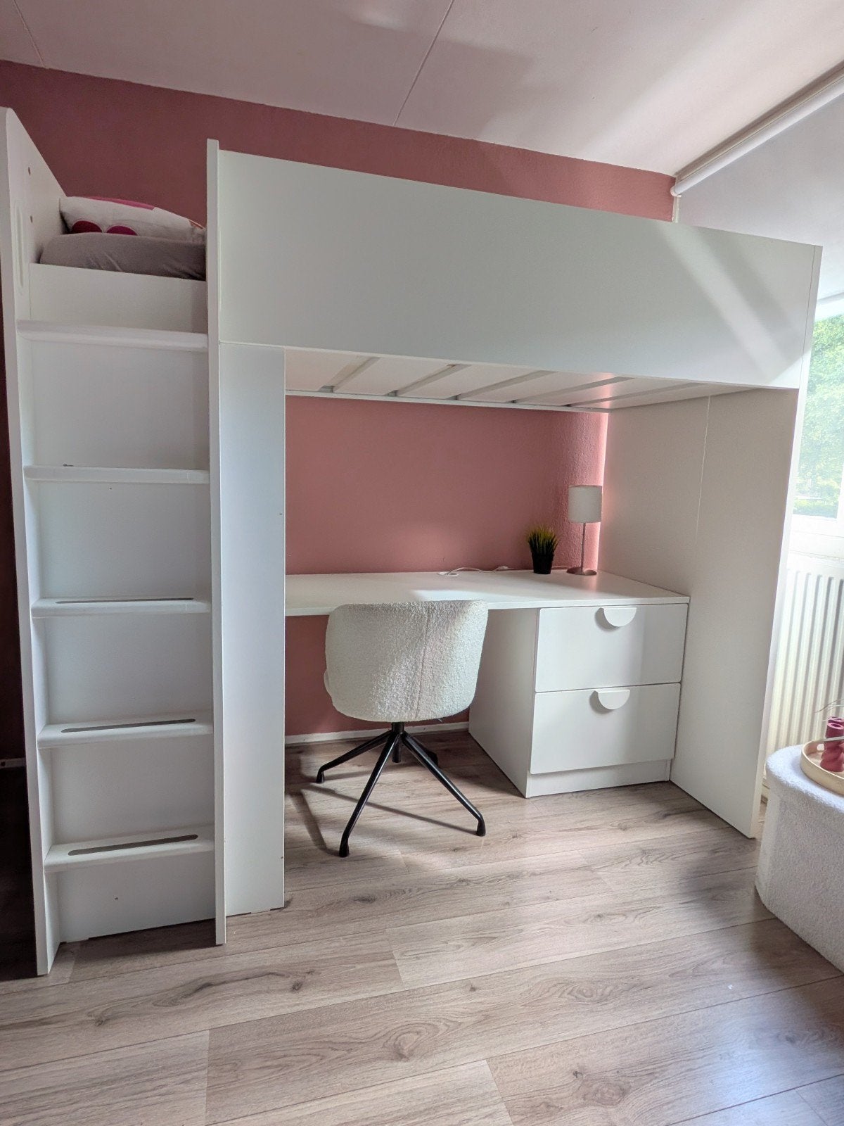 IKEA SMÅSTAD Hoogslaper met bureau, kast en opbergruimte, Ophalen, 85 tot 100 cm, Zo goed als nieuw, Matras