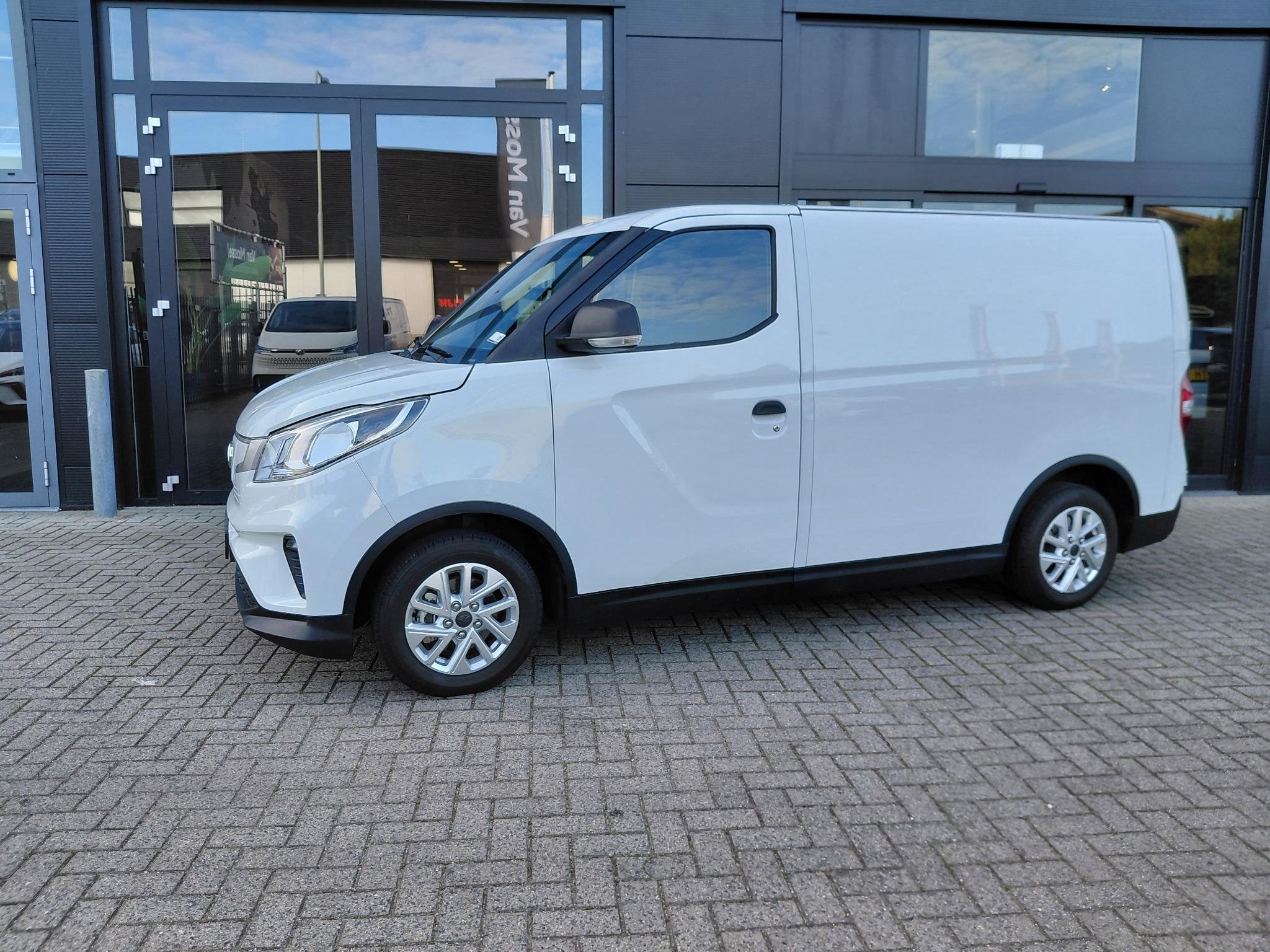 Maxus eDeliver 3 L1 50 kWh | Outlet Deal | 24 maanden garant, Auto's, Gebruikt, Origineel Nederlands, 2 stoelen, 238 km