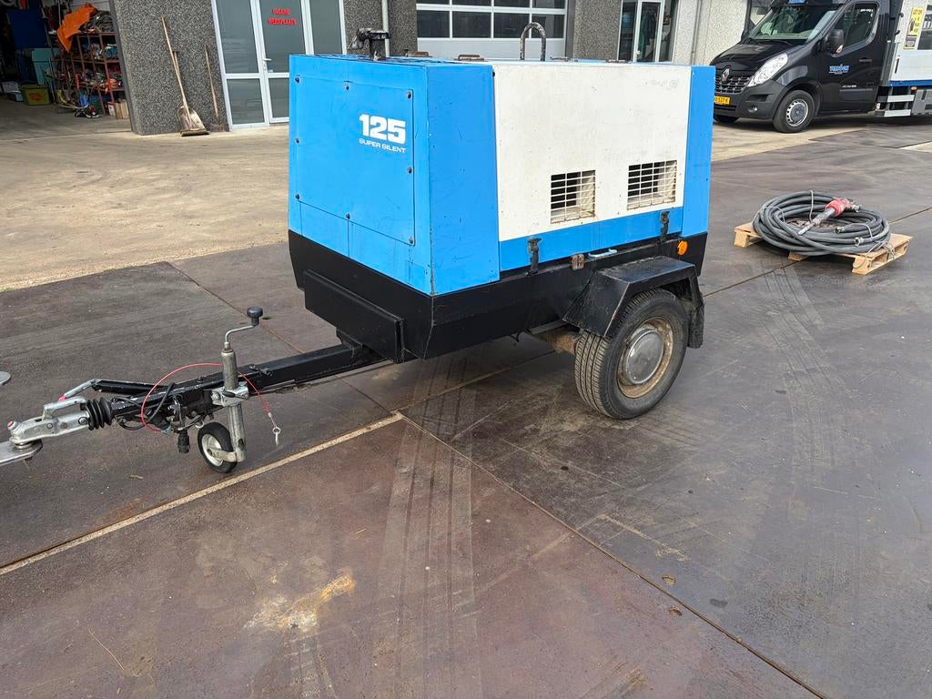Compressor isuzu diesel compleet zo uit werk, Ophalen, 100 liter of meer, Geluidgedempt, Gebruikt