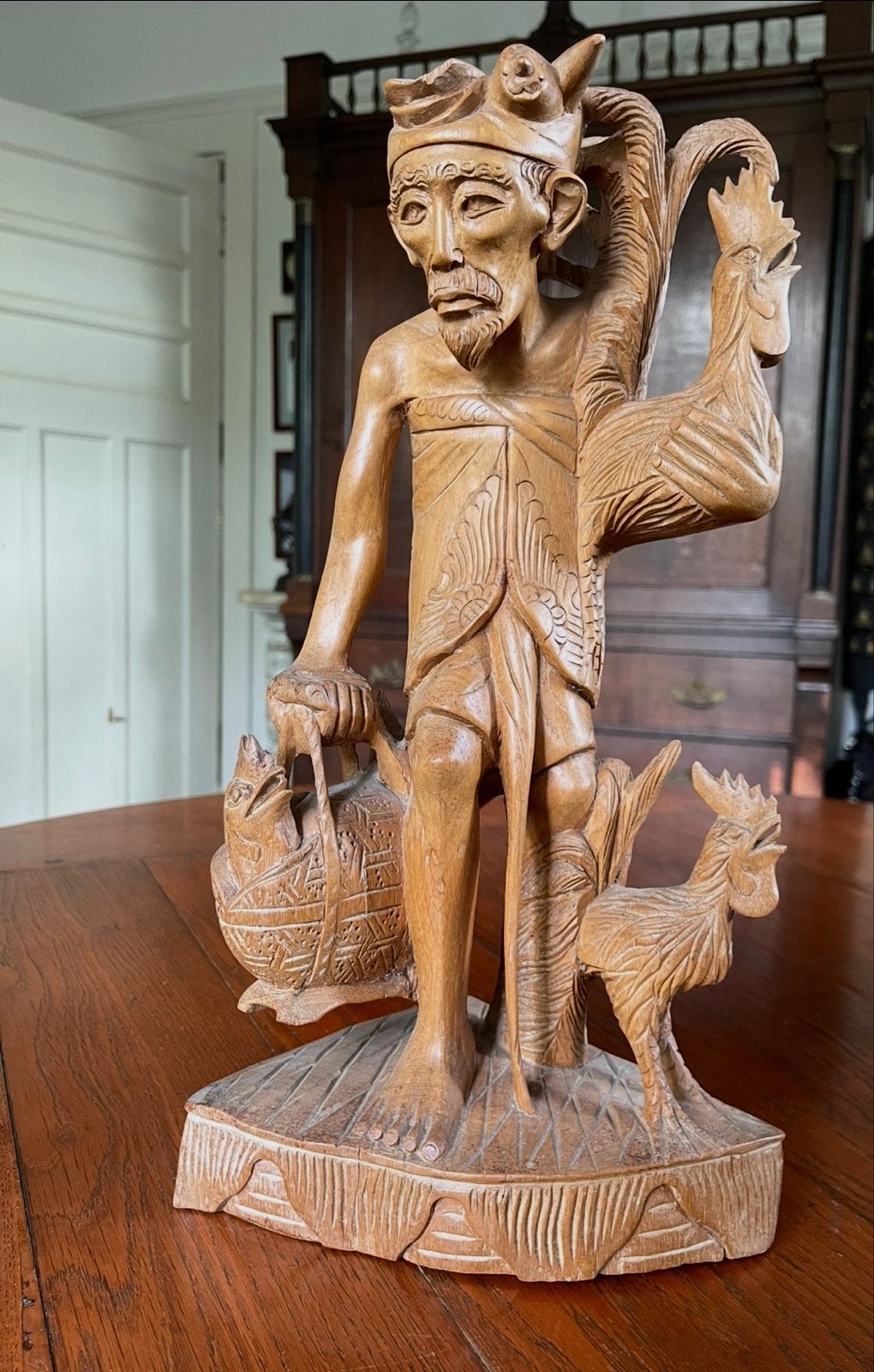 Indonesisch houtsnijwerk uit Bali - “Chicken Man”, Ophalen of Verzenden, Handgemaakt, 20 - 50 cm, Beeld