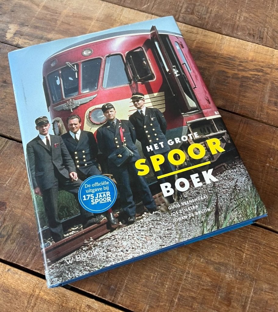 HET GROTE SPOOR BOEK - W BOKS 175 JAAR SPOOR (1), Verzamelen, Spoorwegen en Tramwegen, Ophalen of Verzenden, Trein, Boek of Tijdschrift