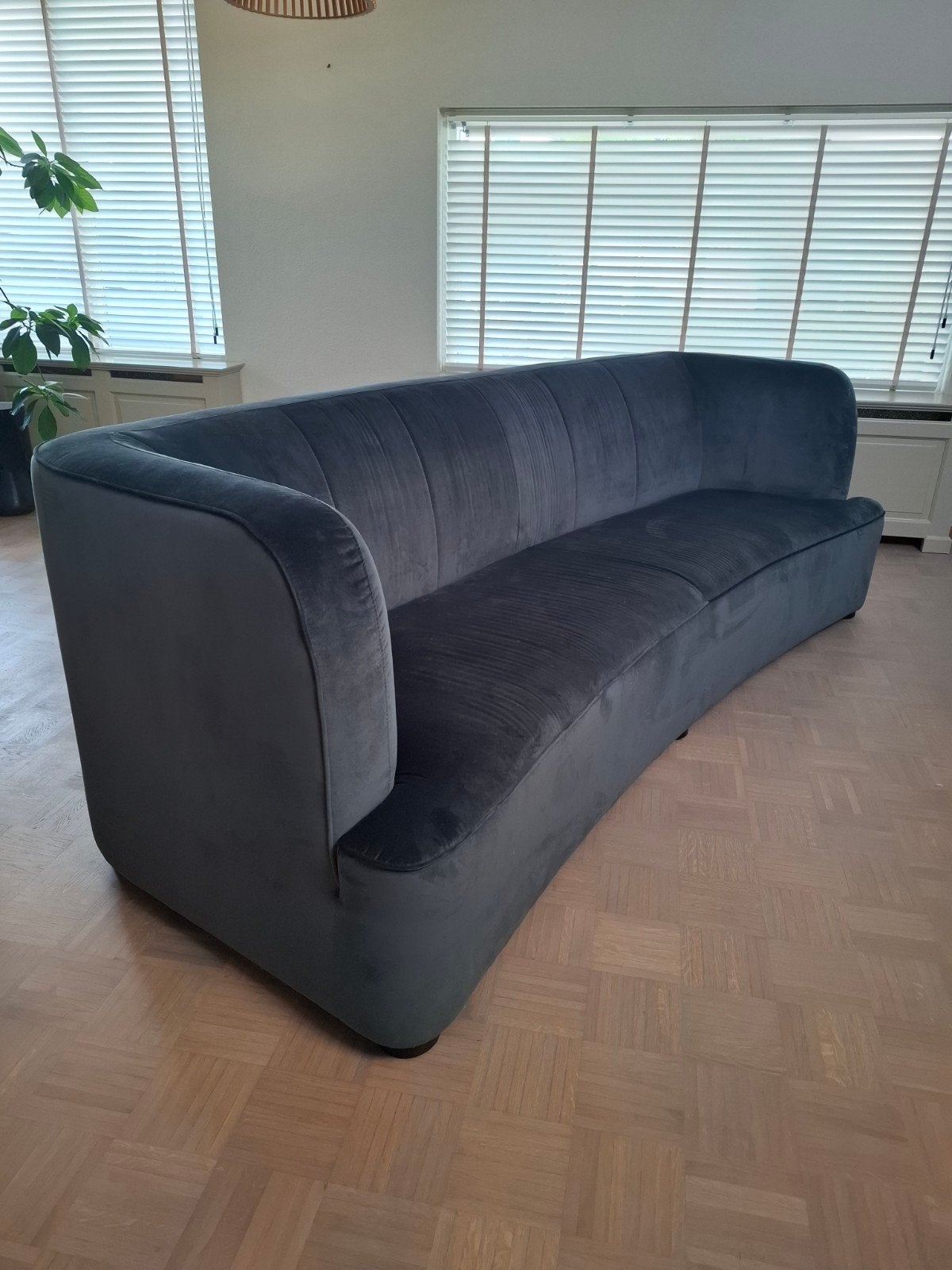 Keijser&Co Parker 3-zits bank, gebogen, fluweel, Nidum Store, Ophalen, 250 tot 300 cm, Driepersoons, 75 tot 100 cm