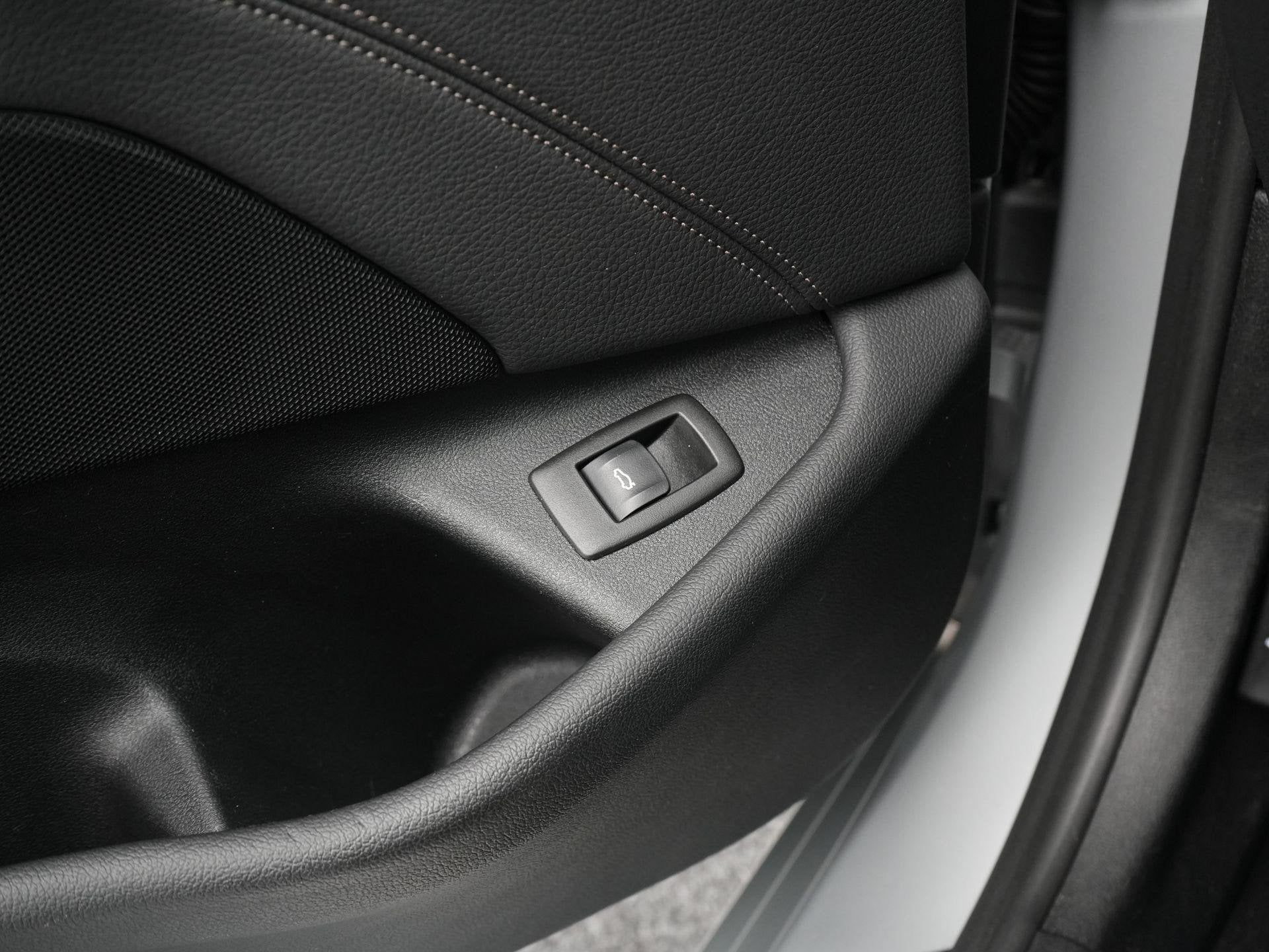 Foto 37 van BMW 5-serie Touring 520i High Executive