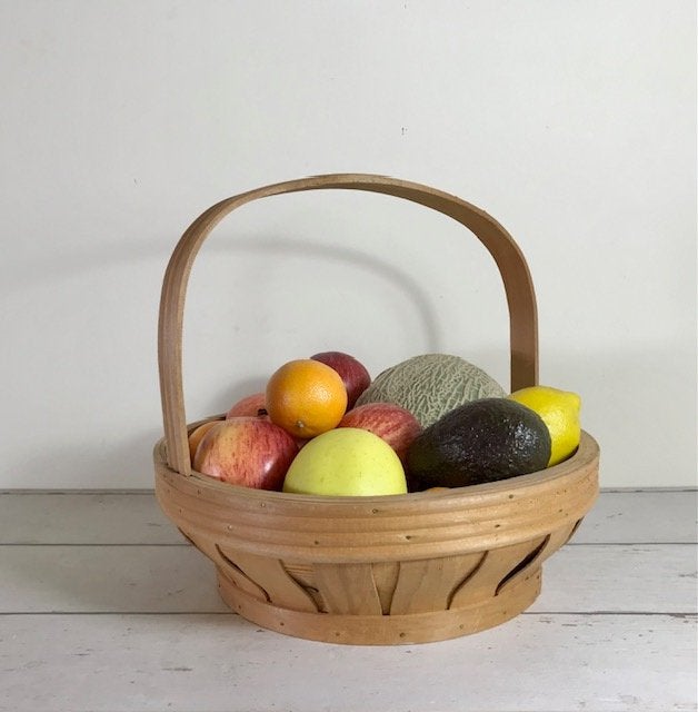 Vintage Franse spaan houten ronde mand met hengsel, Huis en Inrichting, Gebruikt, Mand, Rond, Ophalen of Verzenden