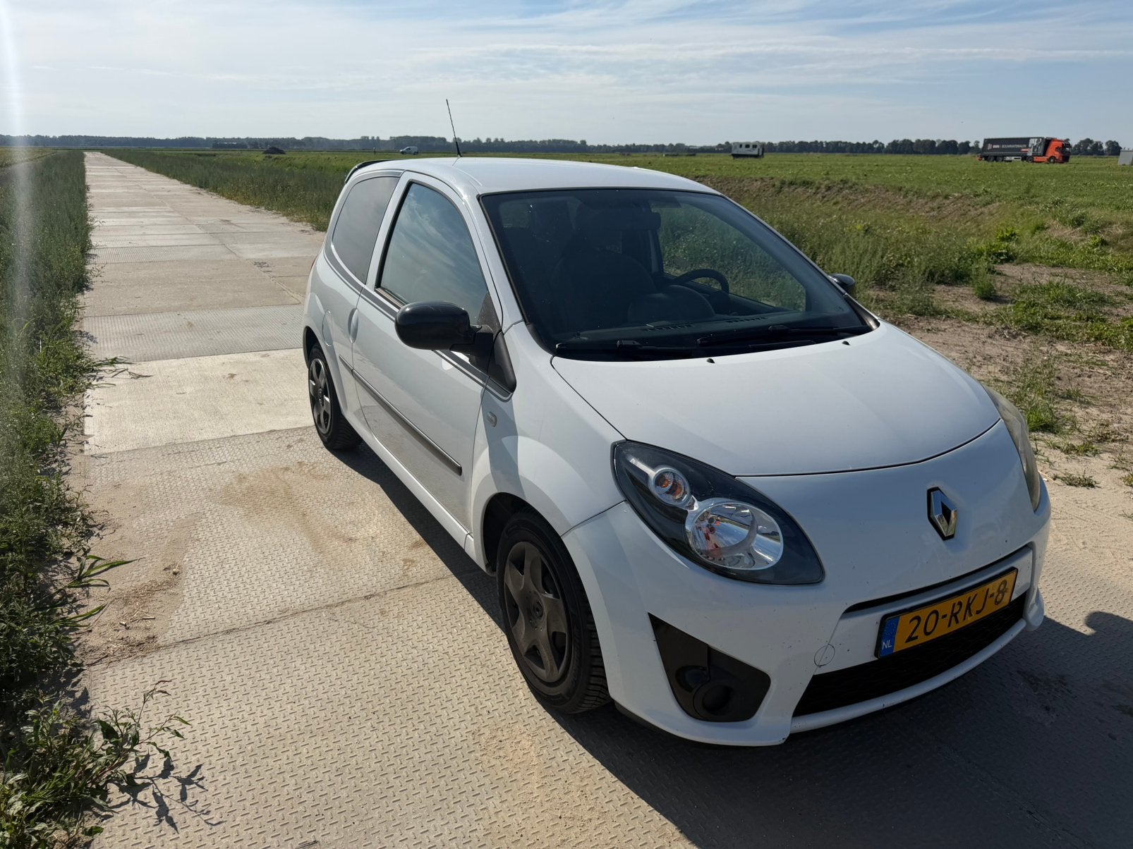 Renault Twingo 1.2 16V 2011 Wit, Auto's, Renault, 839 kg, Twingo, 74 pk, 4 cilinders