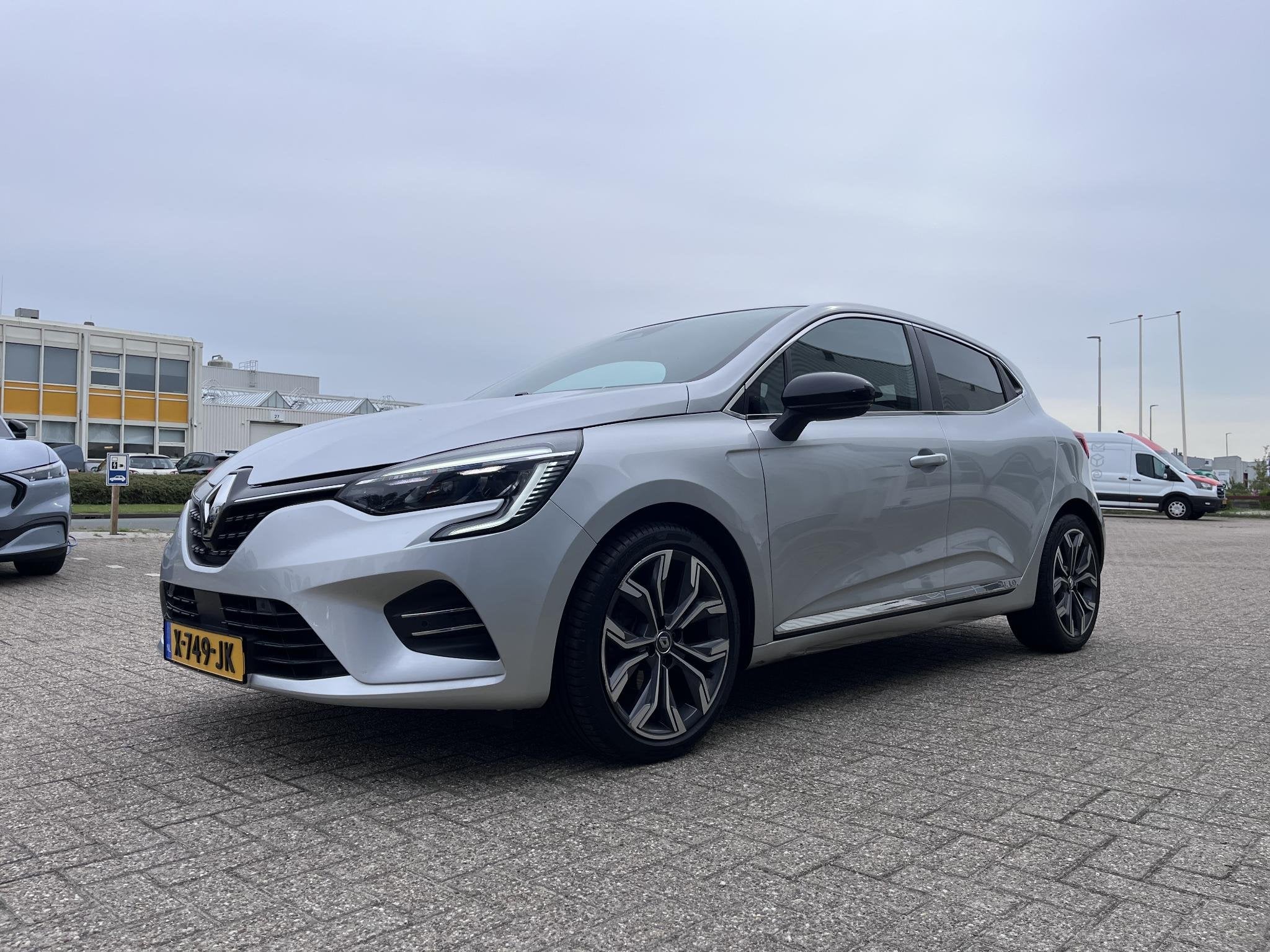 Renault Clio 1.0 TCe Intens 100pk | Navigatie | Pack Style |, Auto's, Renault, Voorwielaandrijving, 101 pk, Gebruikt, 580 kg