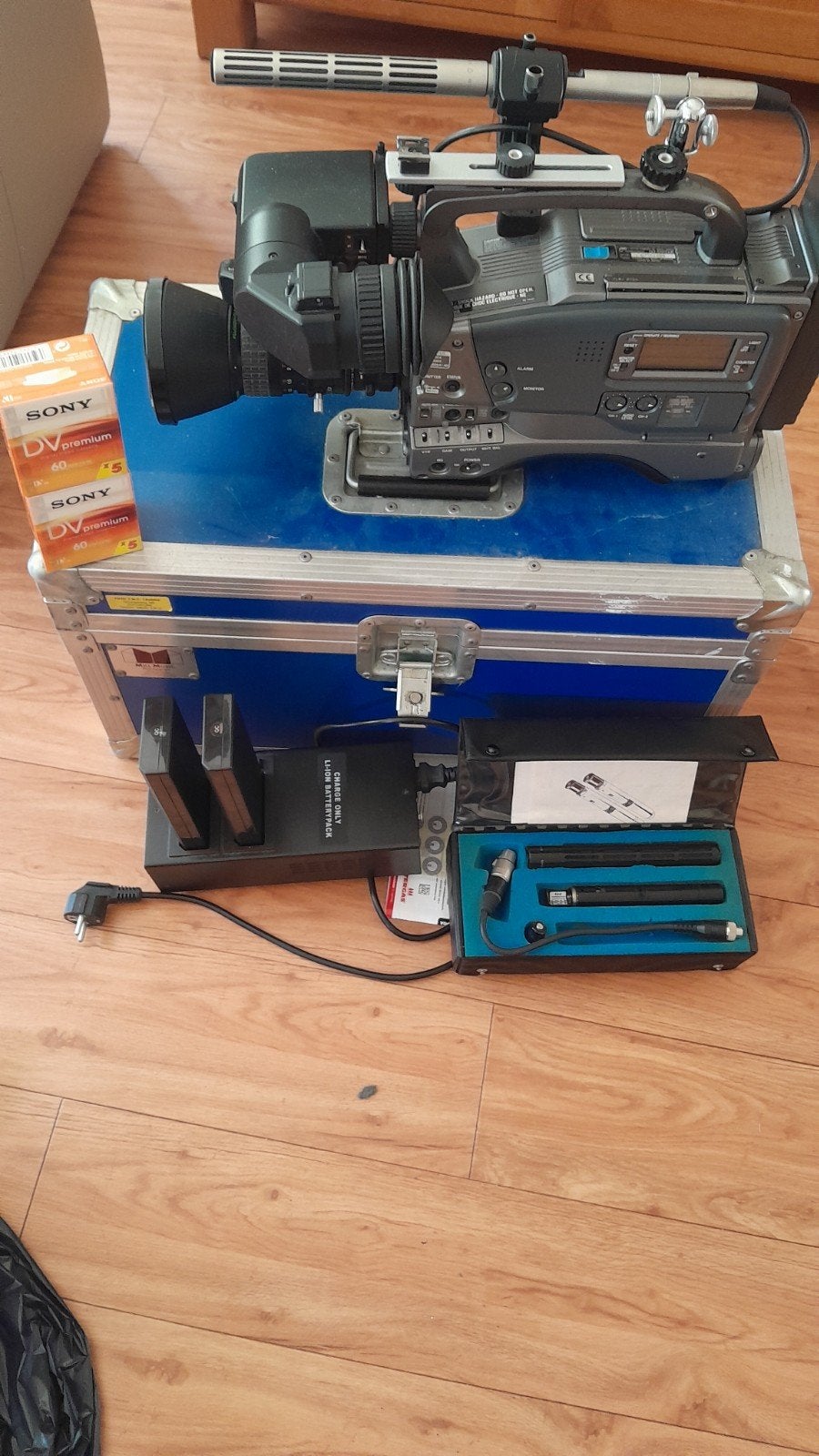 JVC GY-DV500E DV Camcorder met accessoires en koffer, Ophalen, Gebruikt, JVC, Overige soorten