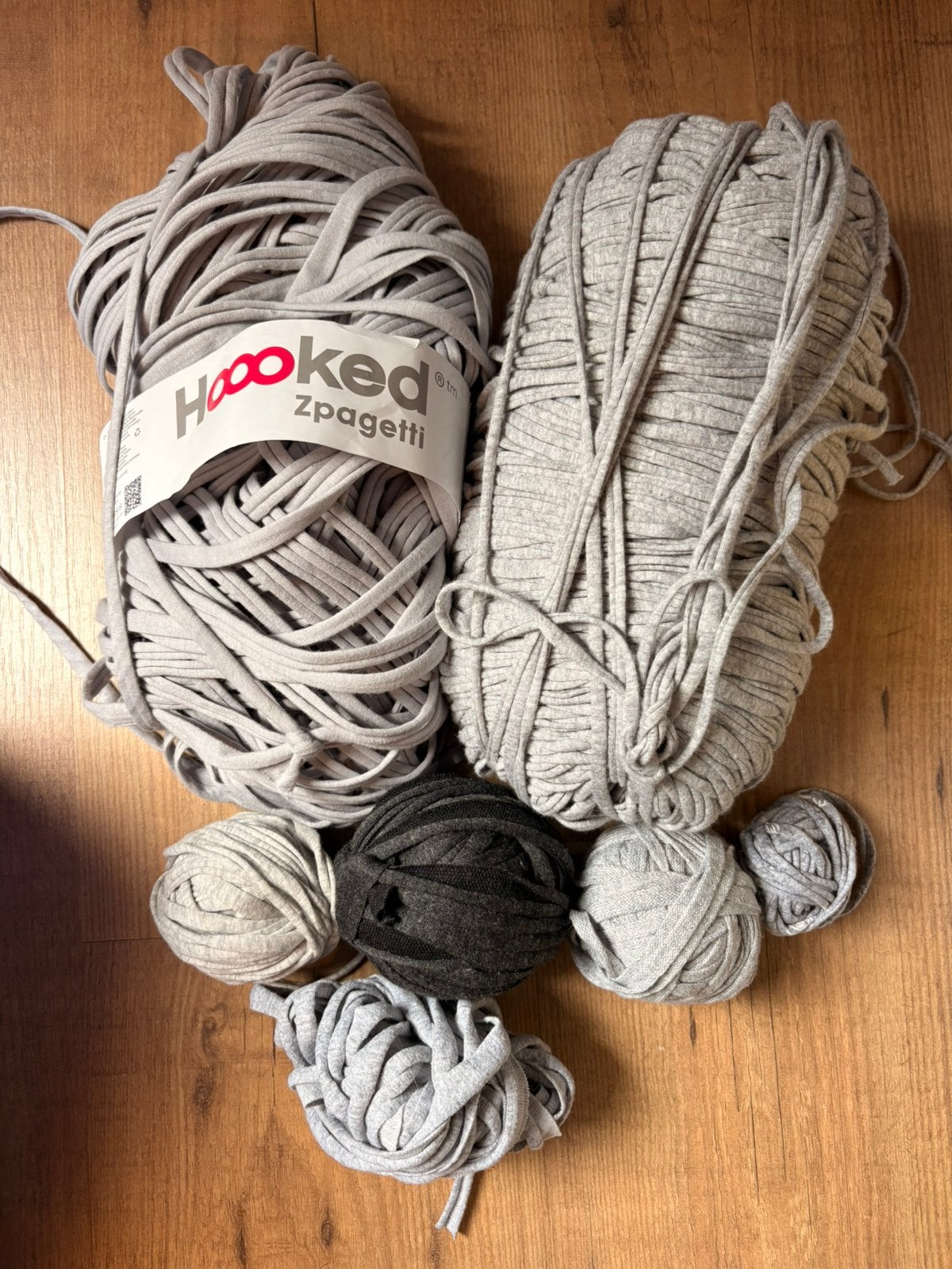 Hoooked zpagetti grijs tinten 5 euro per kilo, Hobby en Vrije tijd, Breien en Haken, Ophalen of Verzenden, Zo goed als nieuw, Haken