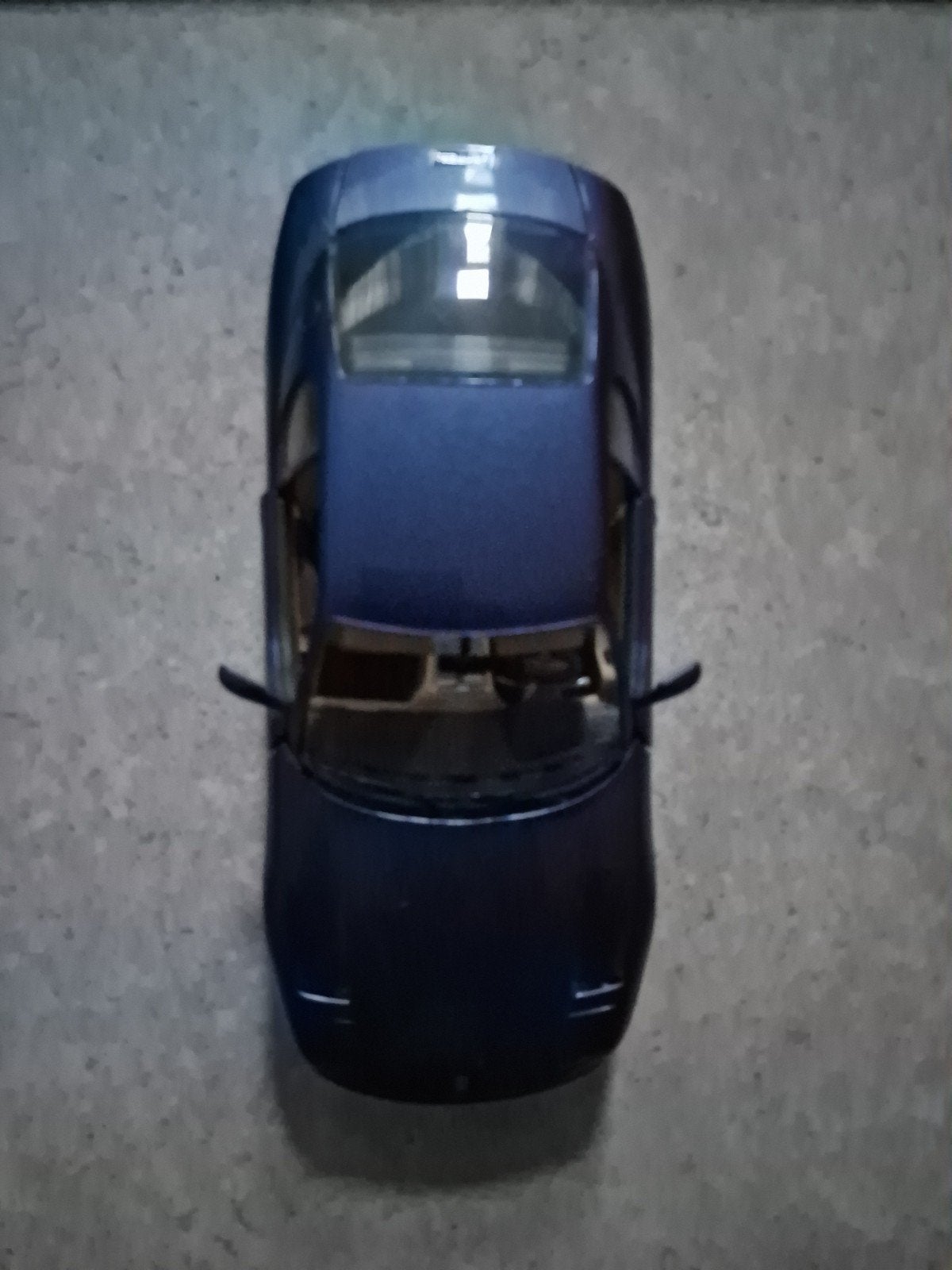 Gedetailleerd model van een blauwe sportwagen, schaal 1:18, Verzenden, Gebruikt, Auto, Overige merken