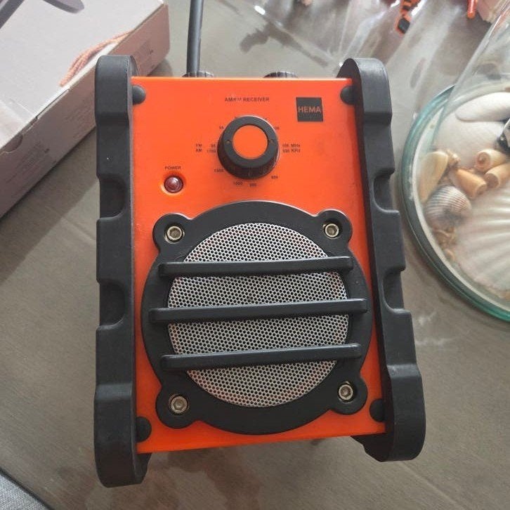Hema Bouwradio - Robuuste Oranje Radio voor Werkplaats, Ophalen of Verzenden, Gebruikt, Bouwradio