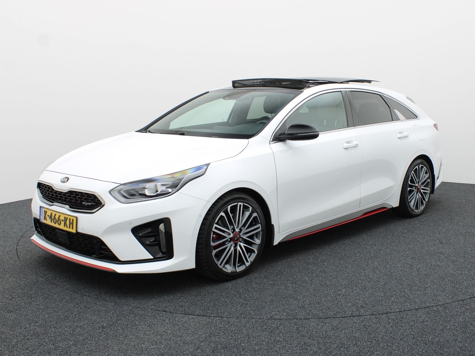 Kia ProCeed 1.6 T-GDI GT | Pano | Trekhaak afn. | Apple Carp, Auto's, 12 maanden, Gebruikt, Wit, Origineel Nederlands