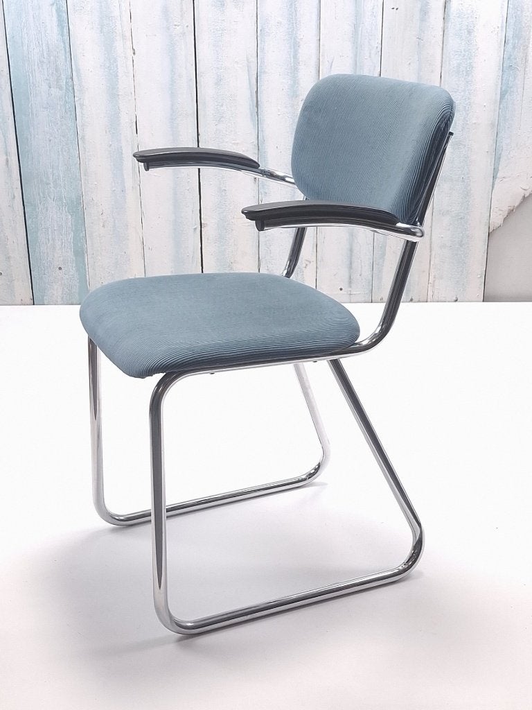 Comfortabele vintage stoel met armleuningen, Huis en Inrichting, Ophalen, Gebruikt, Blauw, Gispen