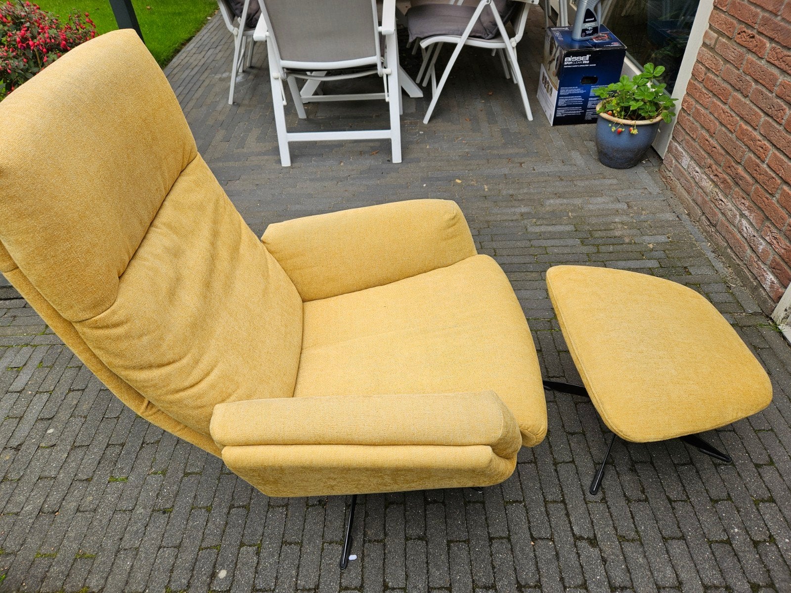 Comfortabele gele relaxfauteuil met voetenbank, Huis en Inrichting, Fauteuils, Ophalen, Gebruikt, 75 tot 100 cm, 75 tot 100 cm