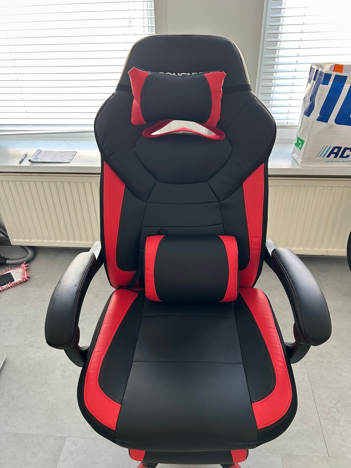 SONGMICS GAMING CHAIR, Ophalen, Zo goed als nieuw, Zwart