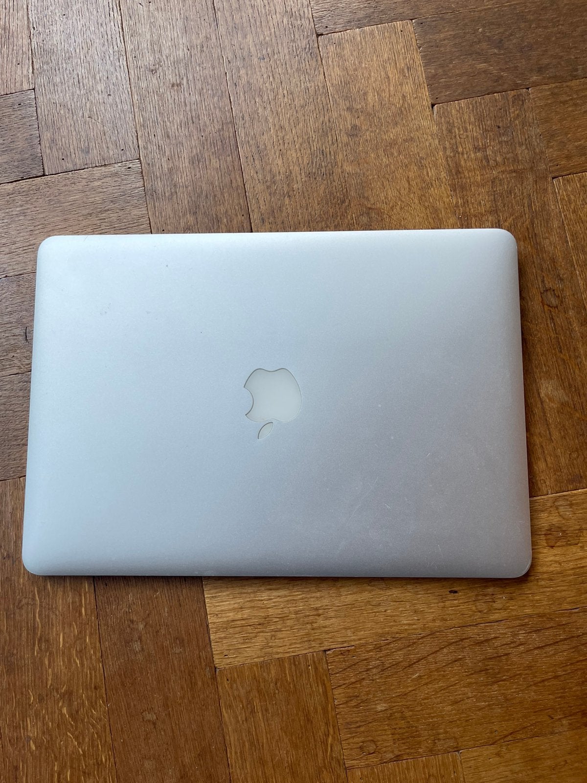 Apple MacBook Air A1466 DEFECT, Computers en Software, Ophalen, 13 inch, Minder dan 2 Ghz, Niet werkend