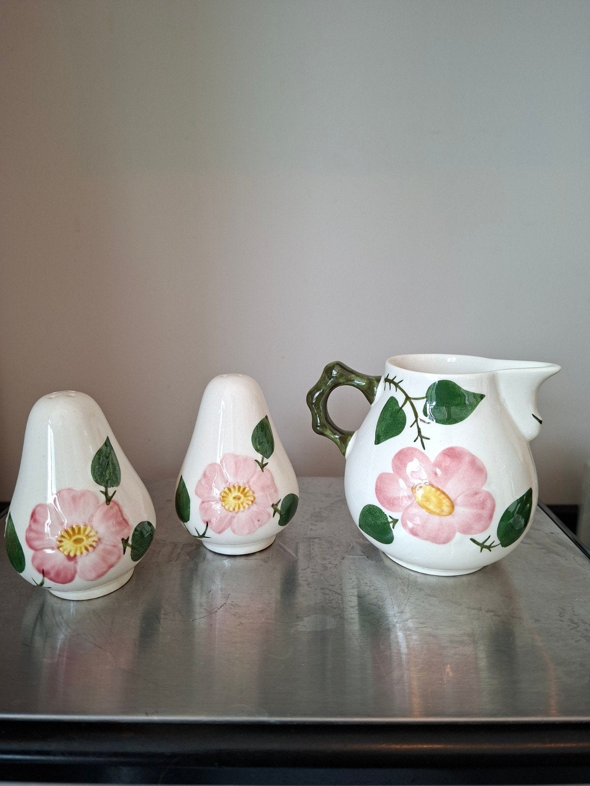 Villeroy & Boch Wild Rose peper- en zoutstel en melkkan, Huis en Inrichting, Ophalen of Verzenden, Zo goed als nieuw, Porselein